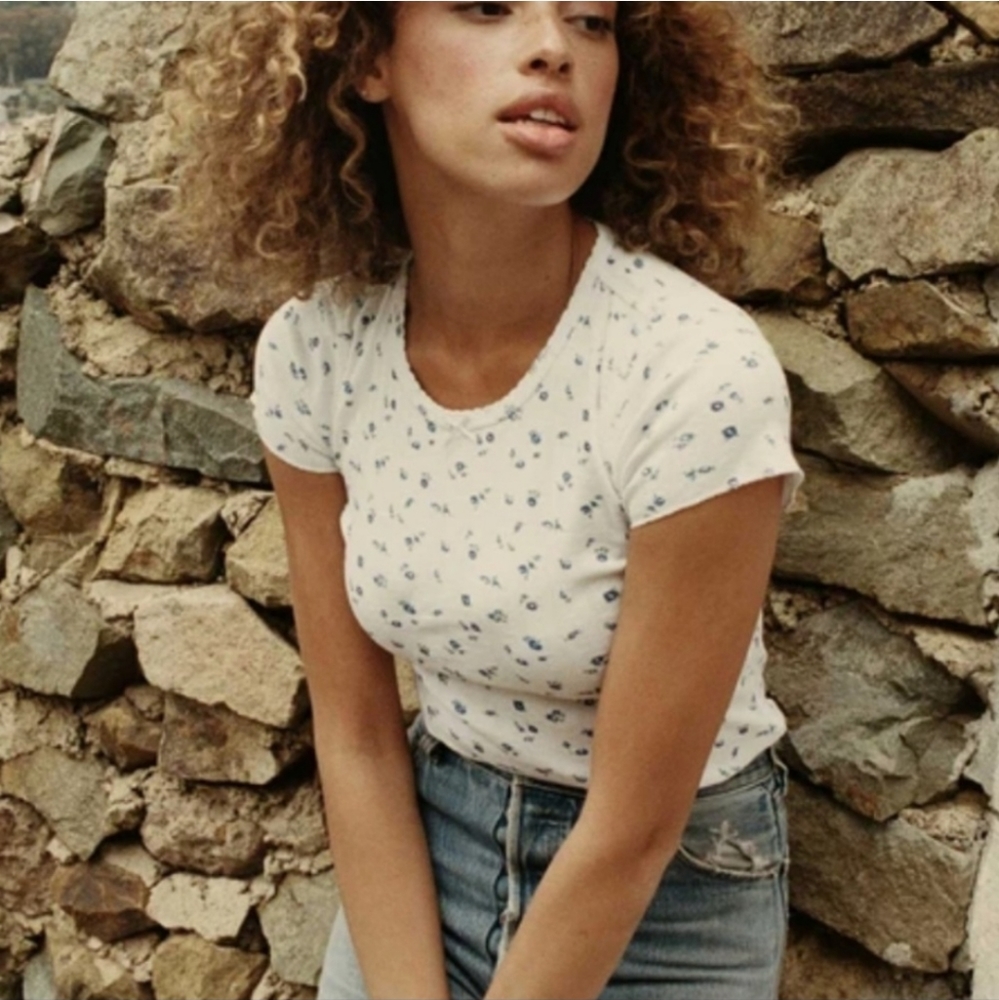 doen vivi tee in blue sweet pea floral